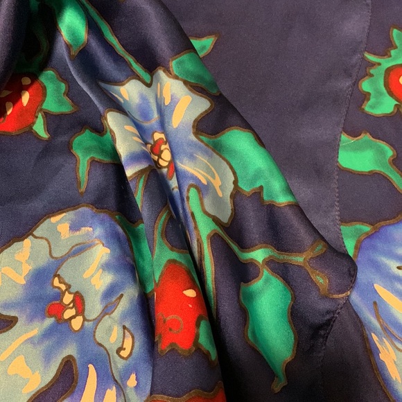 💗Vintage Canadian Hand Painted Silk Scarf - Picture 2 of 4